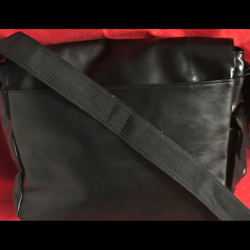 Hand Bag❣️ - Picture 2 of 3